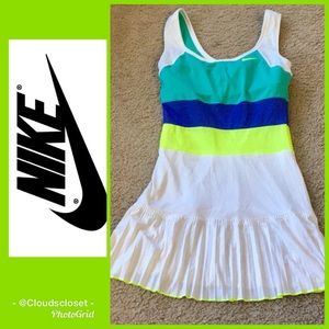NIKE DRI FIT Sleeveless Tennis DRESS SMALL EUC